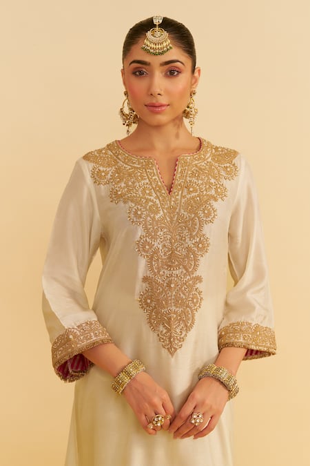 Sheetal Batra_Ivory Silk Embroidery Round Neck Hiba Kaftan Set _at_Aza_Fashions