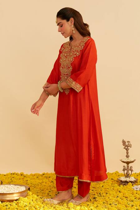 Buy Sheetal Batra Orange Silk Organza Embroidery Split V-neck Hiba Kaftan Set Online at Aza Fashions Buy_Sheetal Batra_Orange Silk Organza Embroidery Split V-neck Hiba Kaftan Set _Online_at_Aza_Fashions