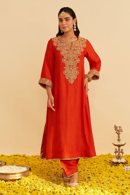 Shop Sheetal Batra Orange Silk Organza Embroidery Split V-neck Hiba Kaftan Set Online at Aza Fashions Shop_Sheetal Batra_Orange Silk Organza Embroidery Split V-neck Hiba Kaftan Set _Online_at_Aza_Fashions
