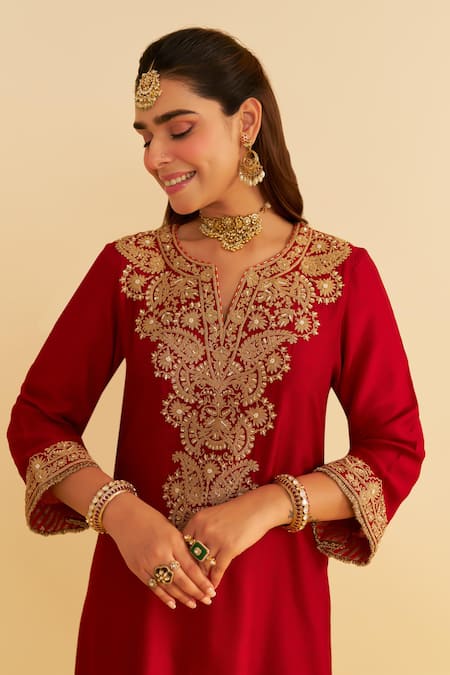 Sheetal Batra Red Silk Organza Embroidery Split V-neck Hiba Kaftan Set at Aza Fashions Sheetal Batra_Red Silk Organza Embroidery Split V-neck Hiba Kaftan Set _at_Aza_Fashions