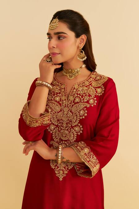 Buy Sheetal Batra Red Silk Organza Embroidery Split V-neck Hiba Kaftan Set Buy_Sheetal Batra_Red Silk Organza Embroidery Split V-neck Hiba Kaftan Set
