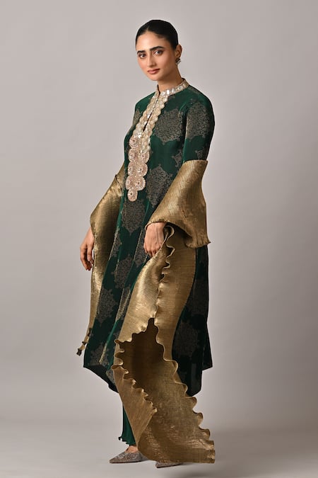 Kiran Uttam Ghosh Gold Polyester Pleated Designer Dupatta Online at Aza Fashions Kiran Uttam Ghosh_Gold Polyester Pleated Designer Dupatta _Online_at_Aza_Fashions