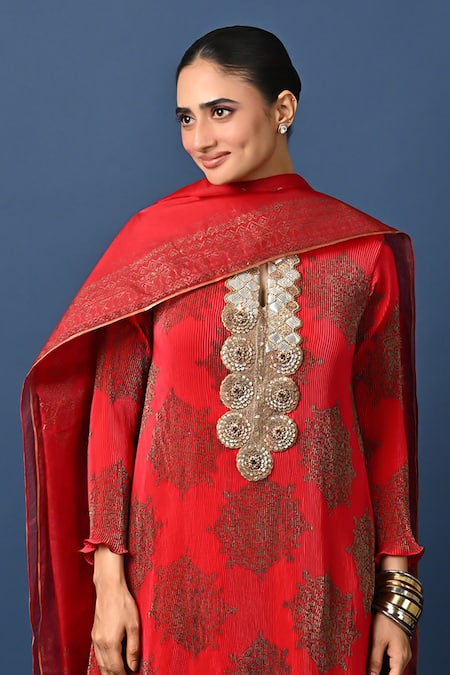Kiran Uttam Ghosh_Red Organza Dupatta _Online_at_Aza_Fashions