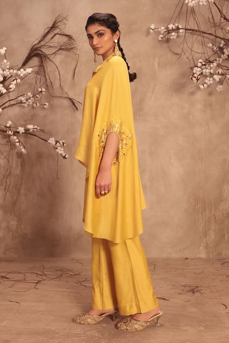 Buy_Label Niti Bothra_Yellow Silk Collared Placement Embroidered Cape With Pant 