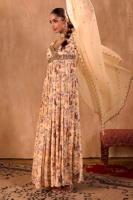 Shop_Mehak Murpana X AZA_Ivory Crepe, Georgette Embroidery V-neck Floral Print Anarkali With Dupatta 