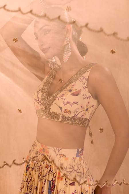 Buy_Mehak Murpana X AZA_Ivory Crepe, Net Embroidery, Zari V-neck Floral Print Layered Lehenga Set _Online_at_Aza_Fashions