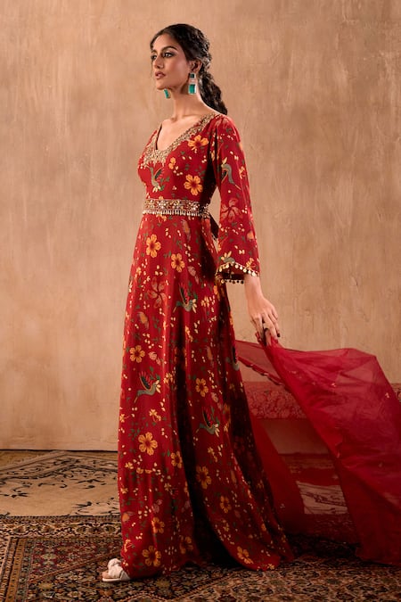 Shop Mehak Murpana X AZA Red Crepe, Georgette Embroidery V-neck Floral Print Anarkali With Dupatta Online at Aza Fashions Shop_Mehak Murpana X AZA_Red Crepe, Georgette Embroidery V-neck Floral Print Anarkali With Dupatta _Online_at_Aza_Fashions