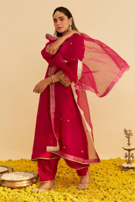 Shop Sheetal Batra Pink Silk Organza Embroidery V-neck Hiba Kaftan Set Shop_Sheetal Batra_Pink Silk Organza Embroidery V-neck Hiba Kaftan Set