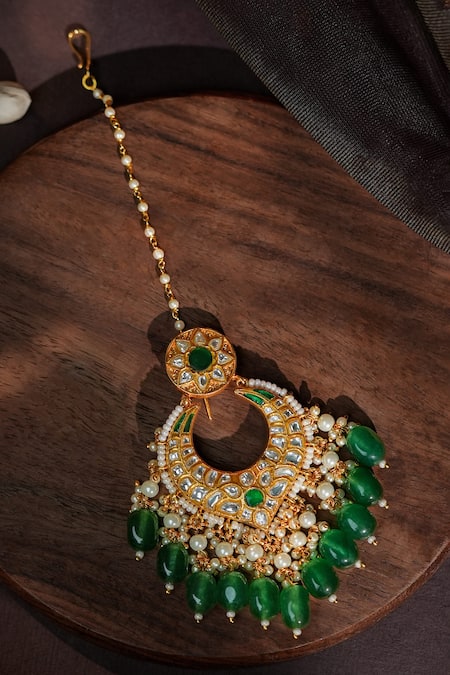 Shop Riana Jewellery Green Paan Shape Maangtikka at Aza Fashions Shop_Riana Jewellery_Green Paan Shape Maangtikka _at_Aza_Fashions