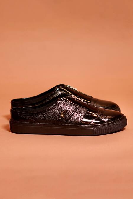 Dmodot Black Freddo Lustro Sneakers Online at Aza Fashions Dmodot_Black Freddo Lustro Sneakers _Online_at_Aza_Fashions