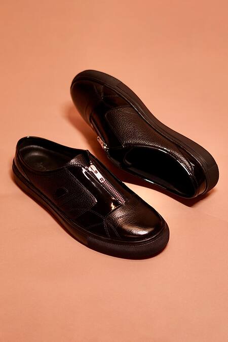 Shop Dmodot Black Freddo Lustro Sneakers Online at Aza Fashions Shop_Dmodot_Black Freddo Lustro Sneakers _Online_at_Aza_Fashions