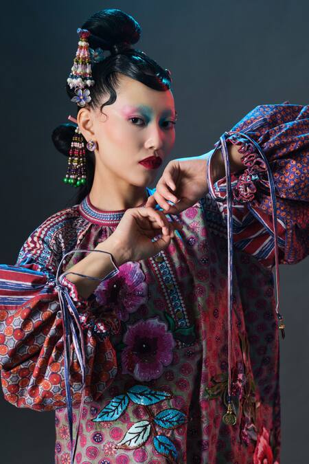 Rajdeep Ranawat_Multi Color Embroidery Round Neck Angelica Printed _at_Aza_Fashions