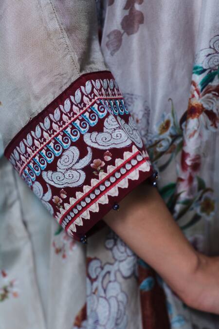 Buy_Rajdeep Ranawat_Beige Silk V-neck Floral Print 