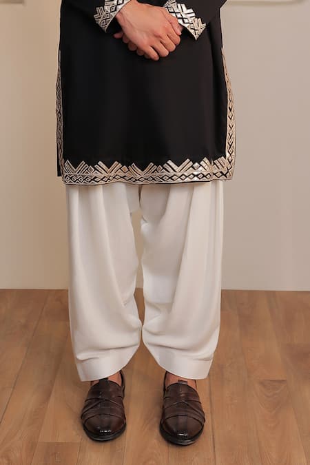 Kustomeyes_Black Cotton Embroidery Noir Edge Designer Kurta Set _Online_at_Aza_Fashions