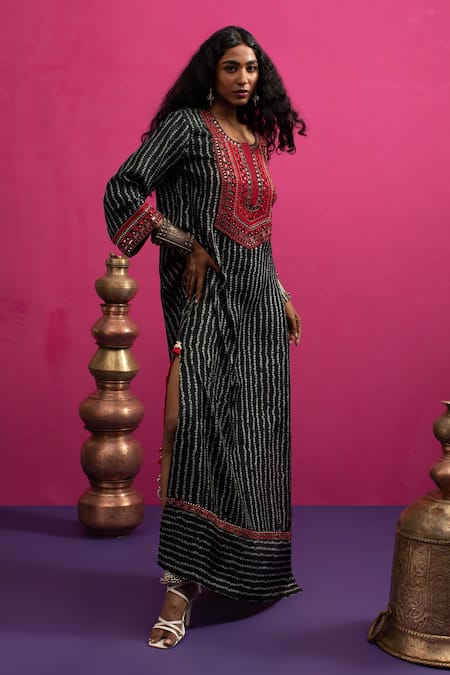 Pink City By Sarika Black Silk Mirrors Round Neck Bandhani Magic Kaftan