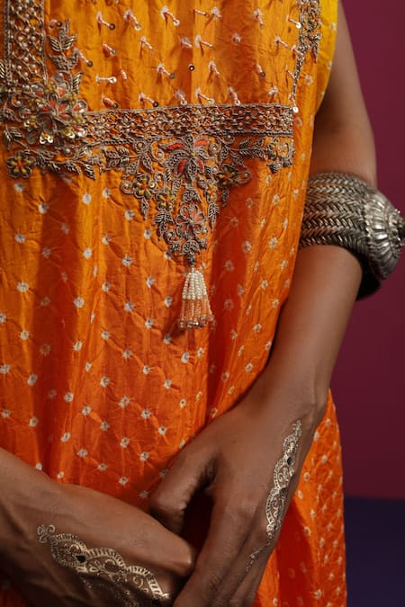 Buy_Pink City By Sarika_Yellow Silk Round Neck Mangalya Ombre Kaftan Pant Set 