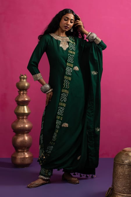 Pink City By Sarika_Green Cotton, Mohair Embroidery Round Neck Peacock Draped Kurta Set _Online_at_Aza_Fashions