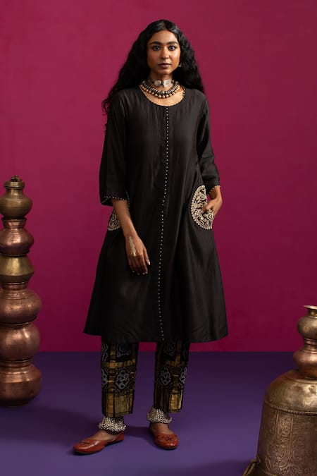 Buy_Pink City By Sarika_Black Silk, Chanderi, Cotton Embroidery Round Neck Peacock Pocket Kurta Set 