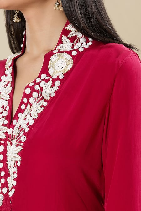 Buy_Samyukta Singhania_Red Crepe Metallic Thread V-neck Kurta Set 