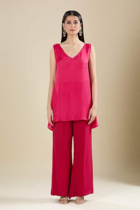 Shop_Samyukta Singhania_Red Crepe Metallic Thread V-neck Kurta Set 