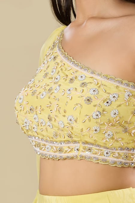 Buy_Samyukta Singhania_Yellow Crepe Sequins One Shoulder Floral Embroidered Lehenga Set 