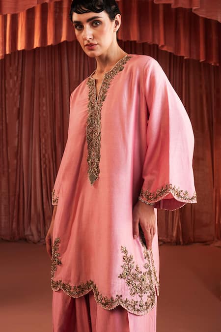 Shop_Akara_Blush Chanderi Silk Embroidery V-neck Pink Kurta Set _Online_at_Aza_Fashions