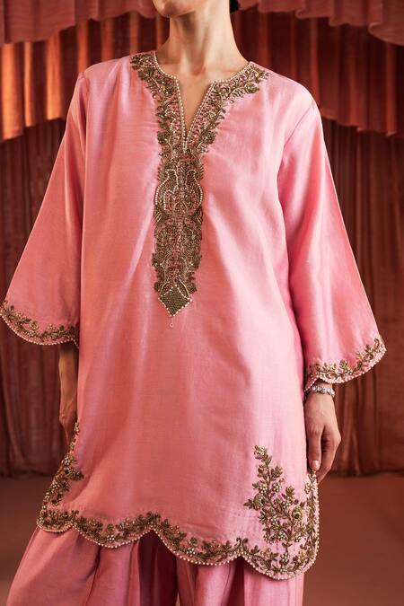 Buy_Akara_Blush Chanderi Silk Embroidery V-neck Pink Kurta Set 