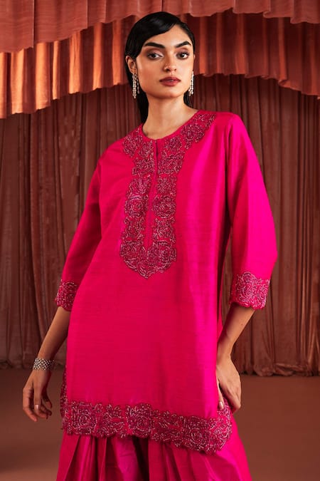 Buy_Akara_Pink Silk Embroidery Round Neck Hot Kurta Set _Online_at_Aza_Fashions