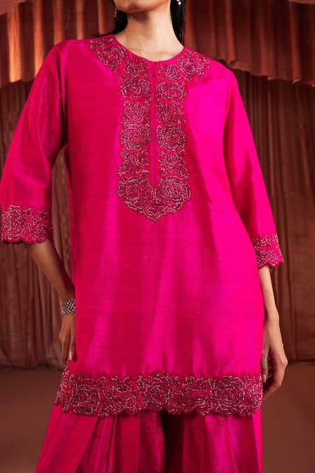 Akara_Pink Silk Embroidery Round Neck Hot Kurta Set _at_Aza_Fashions