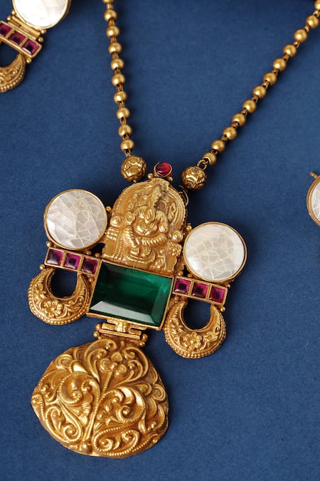 Mero Jewellery Mother Of Pearl Temple Pendant Necklace Set 