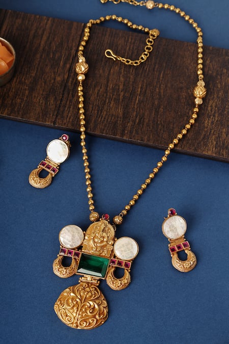Mero Jewellery Gold Plated Metallic Thread Mother Of Pearl Temple Pendant Necklace Set 