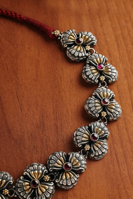 Mero Jewellery Floral Dual Tone Kempstone Necklace 