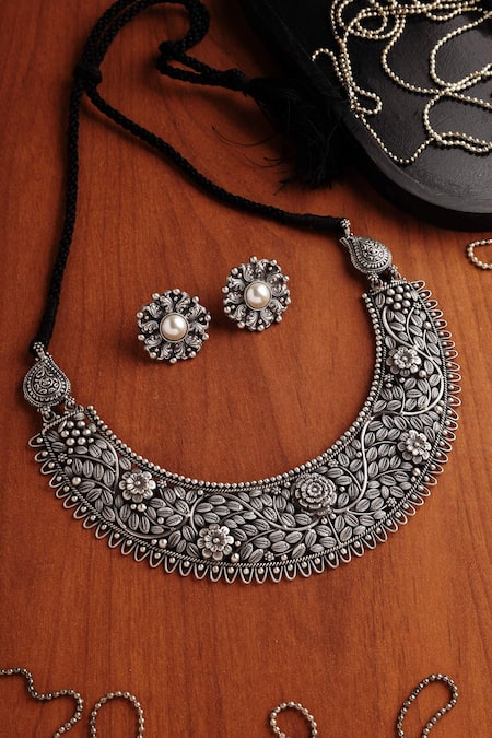 Mero Jewellery Silver Plated Pearls Floral Temple Necklace Set 