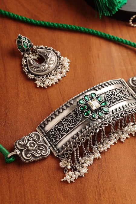 Mero Jewellery Green Pearl Kundant Choker Set 