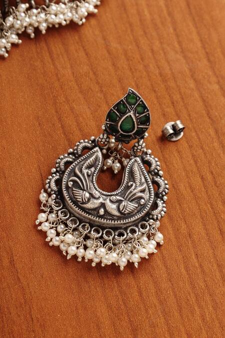 Mero Jewellery Green Pearls, Stones Kundant Choker Set Online at Aza Fashions Mero Jewellery_Green Pearls, Stones Kundant Choker Set _Online_at_Aza_Fashions