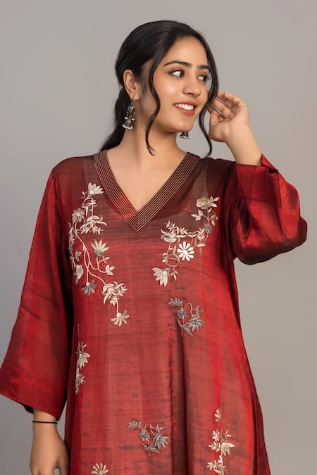 Prama By Pratima Pandey_Wine Chanderi, Tissue Embroidery V-neck Red Tunic _Online_at_Aza_Fashions