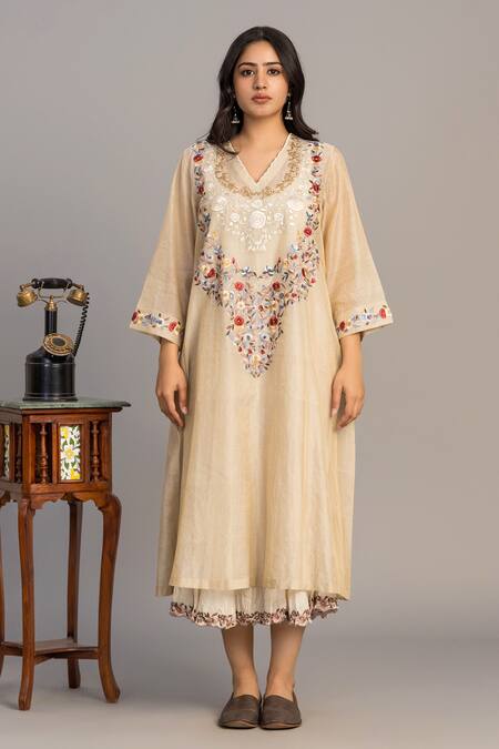 Prama By Pratima Pandey_Gold Tissue, Chanderi Embroidery V-neck Light Tunic _Online_at_Aza_Fashions