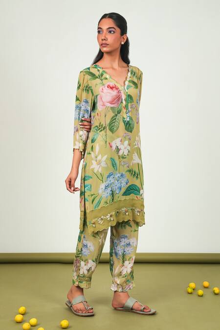 Buy_Sage Saga_Green Crepe, Chiffon Embroidery V-neck Zinnia Floral Print Kurta Set _Online_at_Aza_Fashions