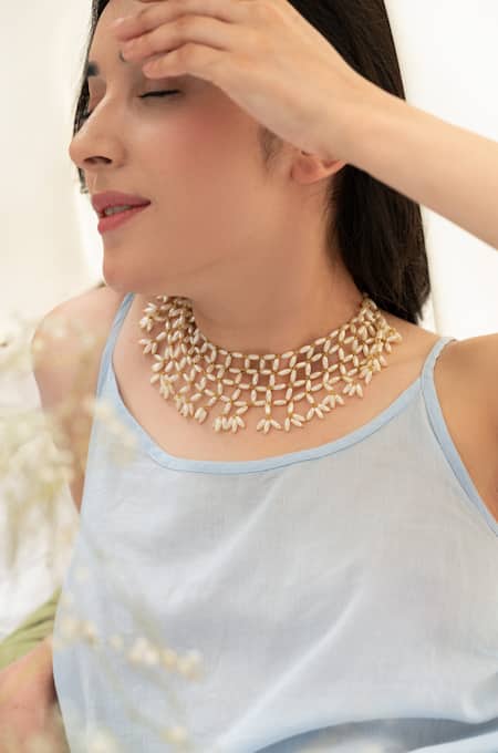 Do Taara Pearl Embellished Necklace