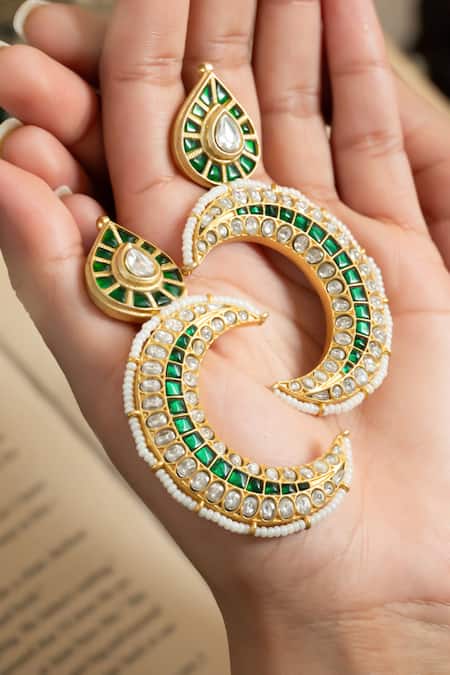 Do Taara Green Pearls Kundan Earrings at Aza Fashions Do Taara_Green Pearls Kundan Earrings _at_Aza_Fashions