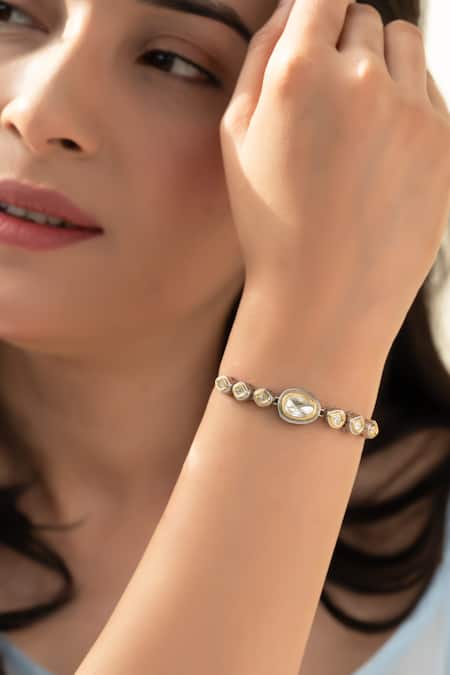 Do Taara Silver Plated Diamonds Victorian Bracelet 