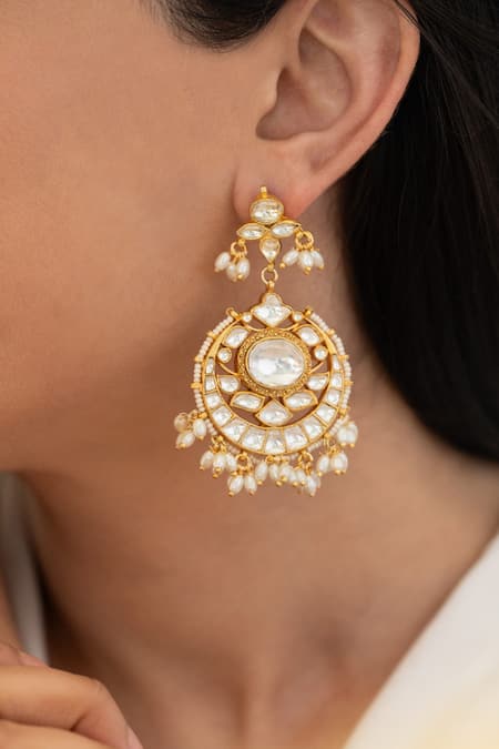 Shop Do Taara Gold Plated Pearls Kundan And Earrings Online at Aza Fashions Shop_Do Taara_Gold Plated Pearls Kundan And Earrings _Online_at_Aza_Fashions
