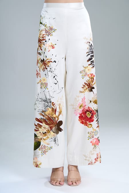 Anamika Khanna Ivory Floral Blazer And Pant Set Online at Aza Fashions Anamika Khanna_Ivory Floral Blazer And Pant Set_Online_at_Aza_Fashions