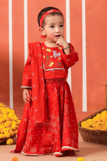 Cute Couture Radha Rani Hand Embroidered Lehenga Set 