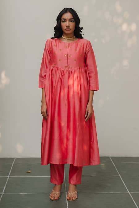 KAJAL AGRAWAL Ishra Embroidered Kurta Set 
