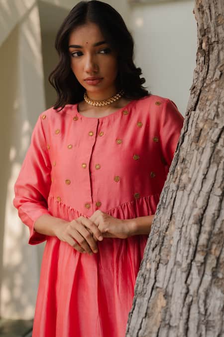 KAJAL AGRAWAL_Pink Chanderi Silk Embroidery Round Neck Ishra Kurta Set _at_Aza_Fashions