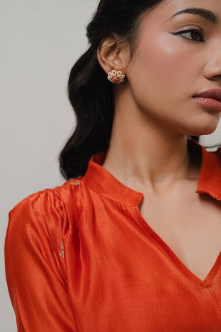 KAJAL AGRAWAL_Rust Chanderi Silk Embroidery V-neck Aryahi Kurta Set _at_Aza_Fashions