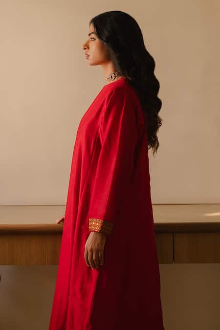 Shop_KAJAL AGRAWAL_Red Chanderi Silk Embroidery Round Neck Ishara Straight Kurta Set _Online_at_Aza_Fashions
