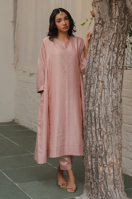 KAJAL AGRAWAL Pink Chanderi Silk Round Neck Pavani Handwoven Kurta Set 