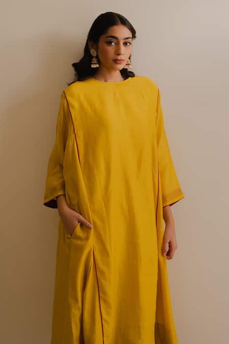 KAJAL AGRAWAL_Yellow Chanderi Silk Round Neck Akhil Handwoven Kurta Set _Online_at_Aza_Fashions